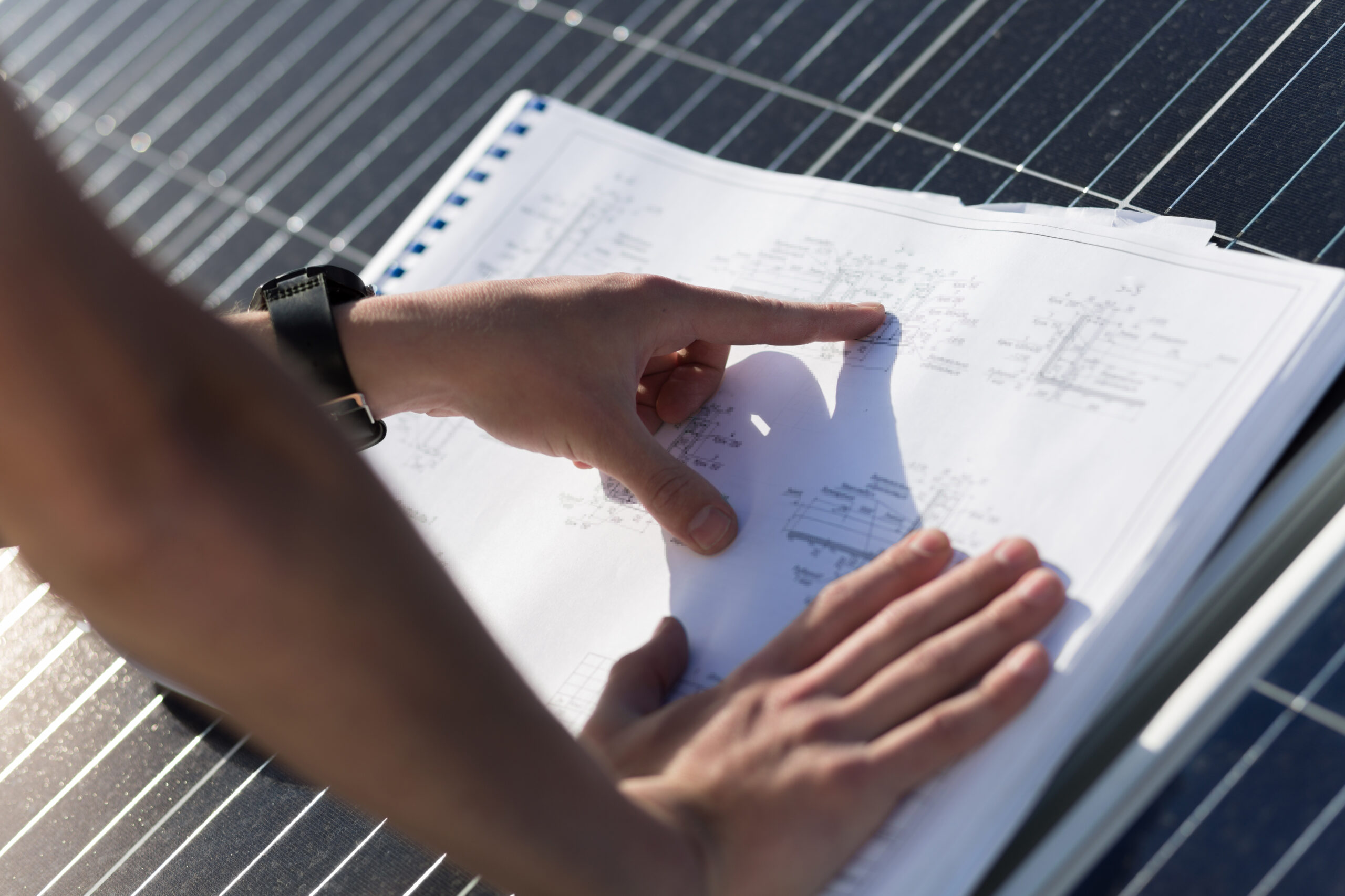 Il team ALFACOM Solar al lavoro